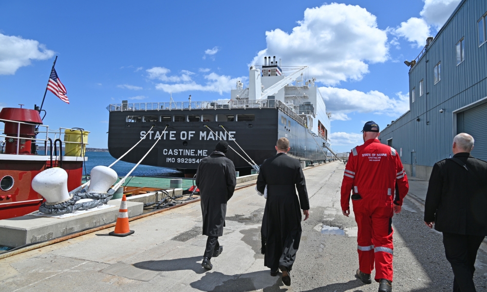 Bishop blesses maritime ship